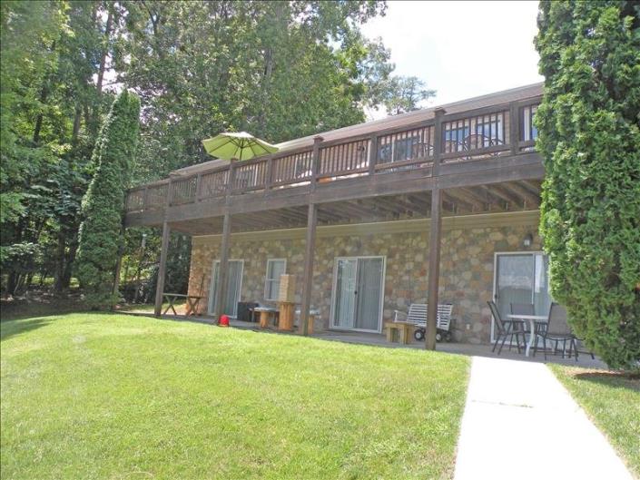 Lakeside Landing Lake Retreat