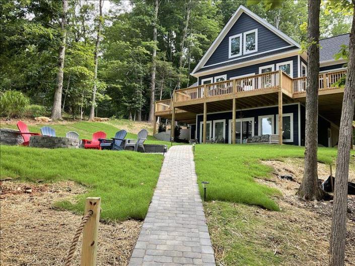 Friendship Cove Lake Retreat