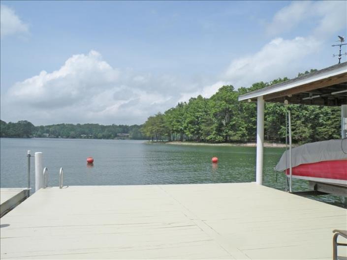 Dixie Living Lake Retreat