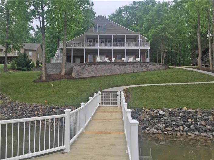 Dixie Living Lake Retreat